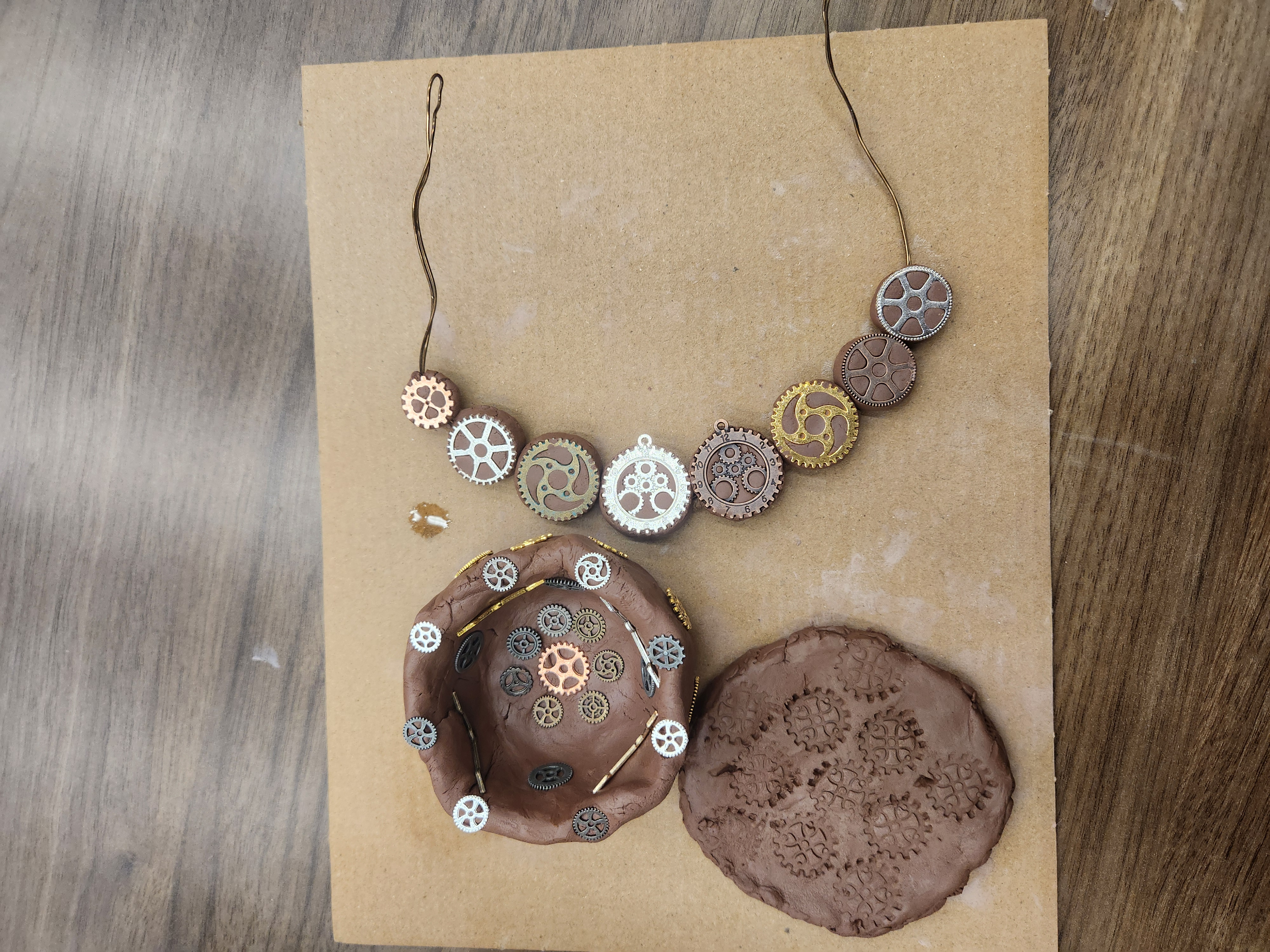 Clay%20decoration%20and%20necklace